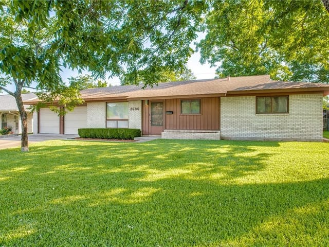 2600 Pinewood Ter