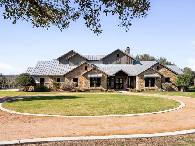 265 McKellar Rd