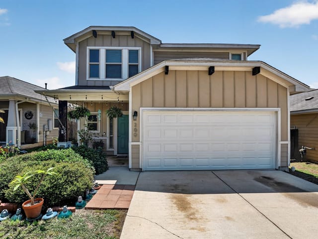 266 Twisted Oaks LN