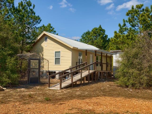 270 Kelley Rd W