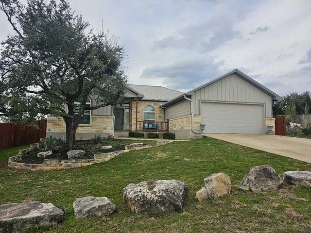 2708 Lawrence Dr
