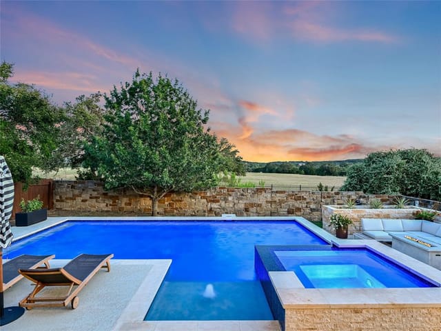 275 Willow Walk Cv