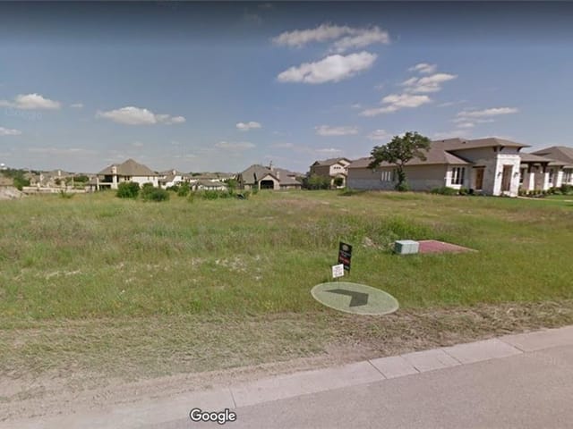 2802 Crystal Falls PKWY