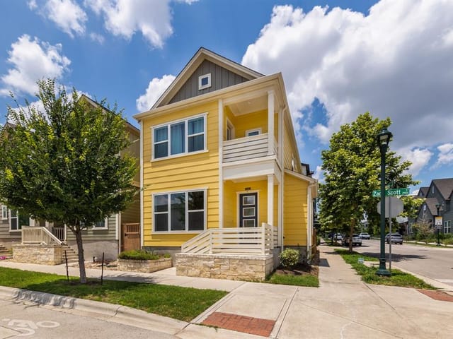 2812 Zach Scott St
