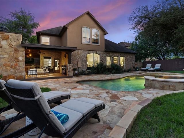 290 Abbott Dr