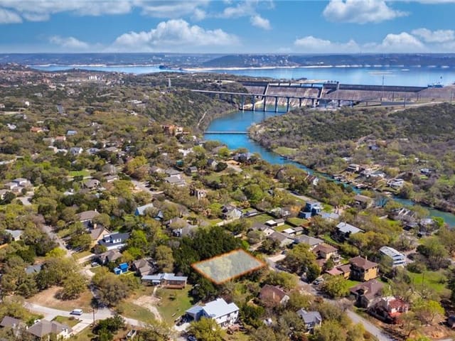 2908 Chisholm Trl