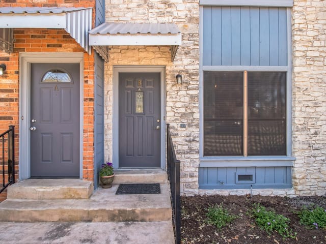 3008 Whisper Oaks LN Unit #B