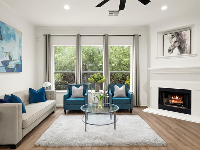 301 Kensington Ln