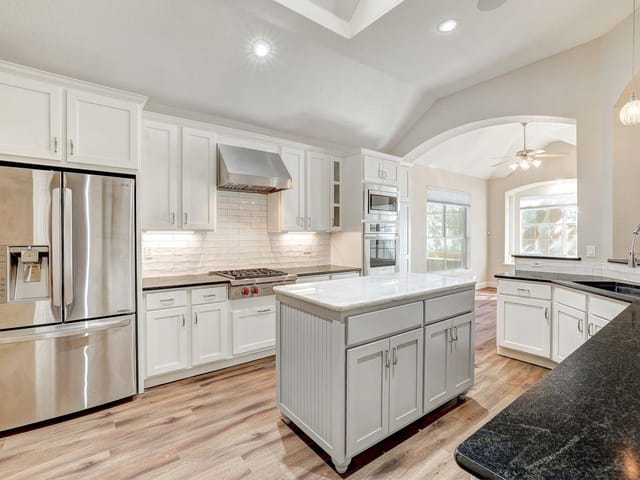 301 Rim Rock DR