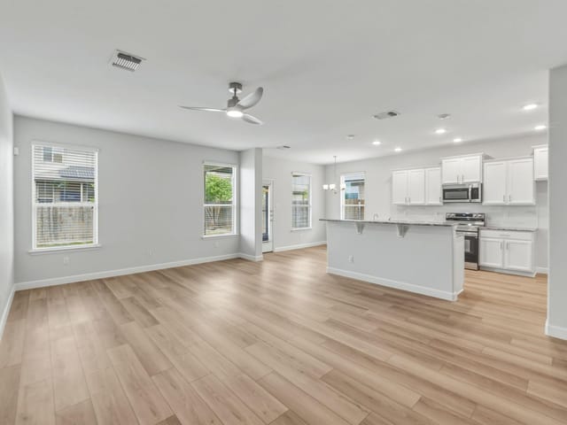 301 Serpentine LN
