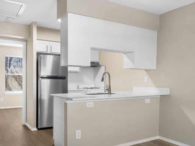 3012 Whisper Oaks Ln Unit #J