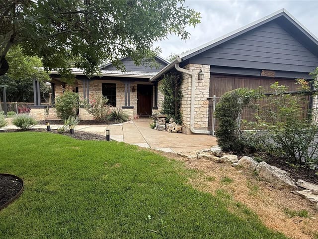302 N Flamingo Dr