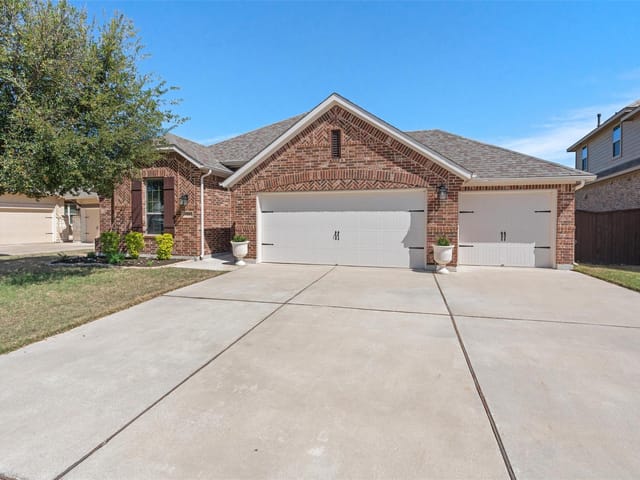304 Miracle Rose WAY