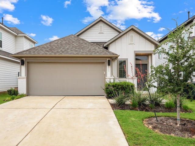 305 Banyon DR