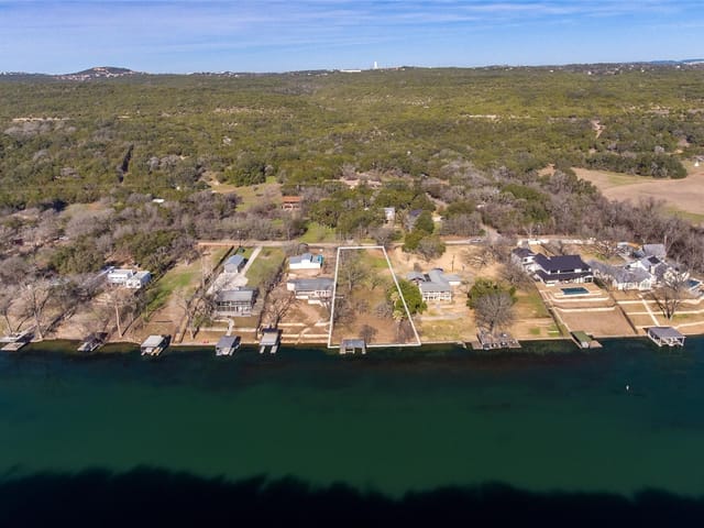 305 Lago Verde Dr