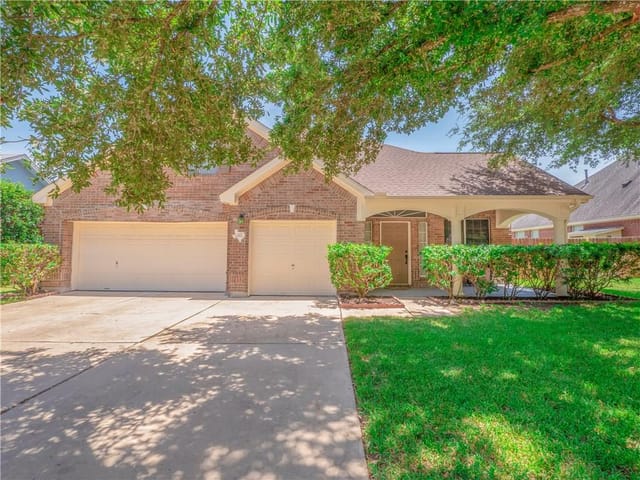 307 Carriage Hills DR