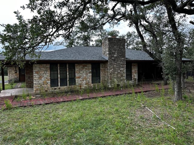 31 Carriage House Ln