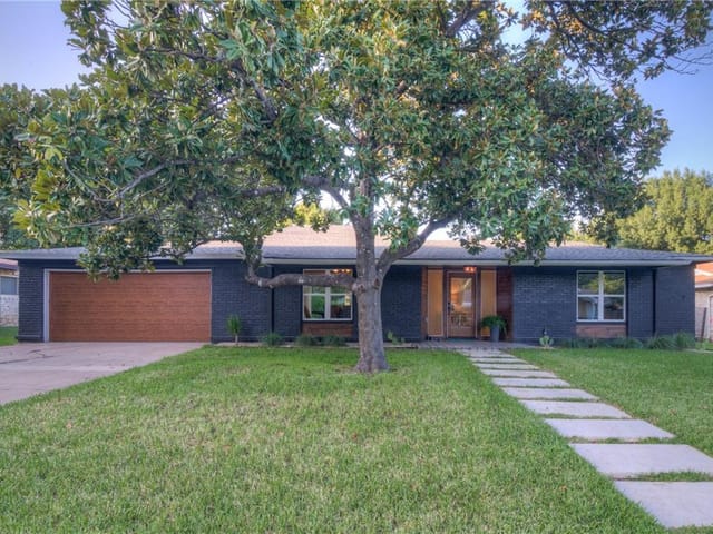 3104 Silverleaf Dr