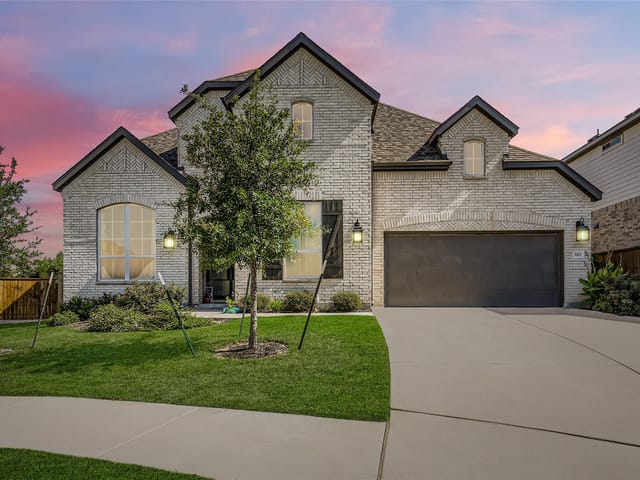 320 Autumn Oak WAY