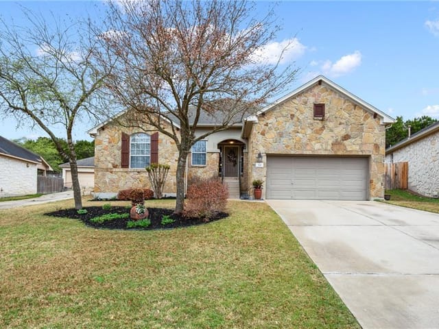 320 Lexington Dr
