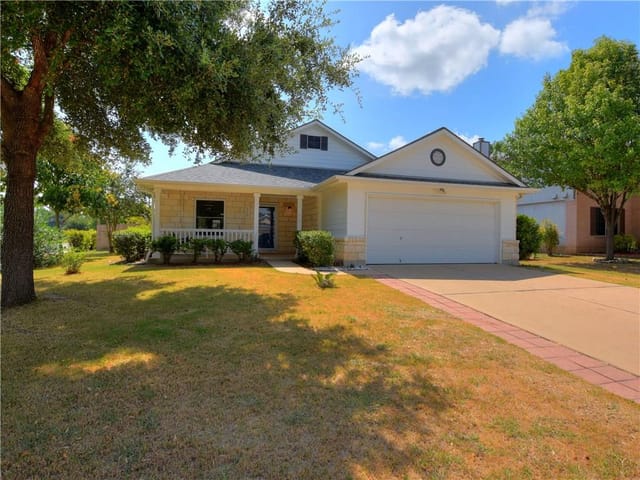 323 Nicole WAY