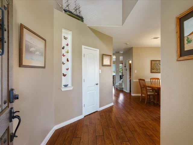 324 Bloomsbury Dr