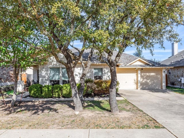 330 Canterbury Dr