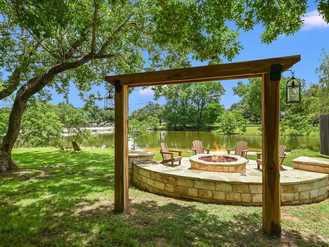 3301  Arrowhead Cir