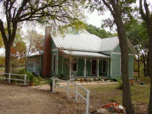 333 Hidden Oaks LN