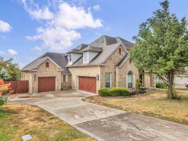 340 Aspen Dr