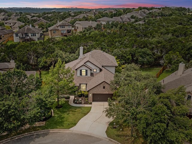 341 Kensington Ln