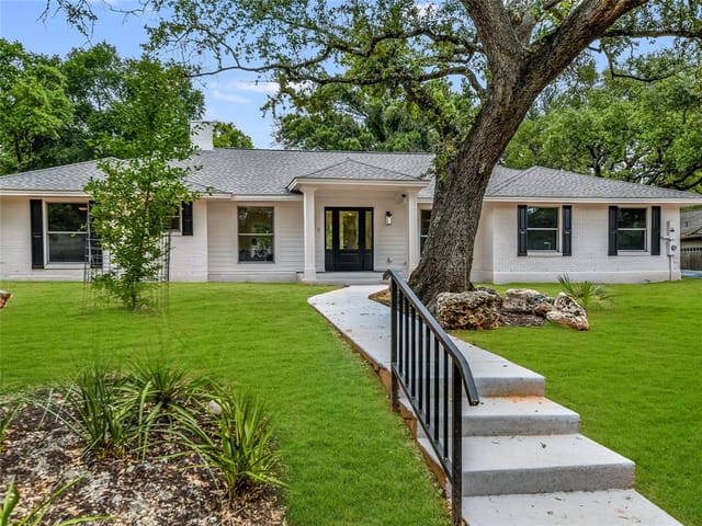 3908 Sidehill Path
