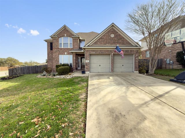 400 Red Hawk DR