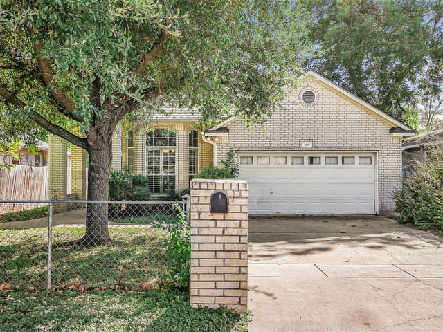 409 E Austin Ave