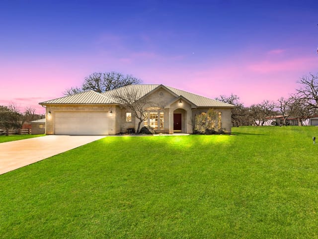 416 Highland DR