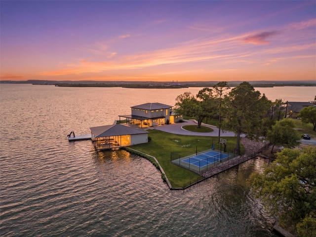 View 421 Hillview Dr in Castle Hills 421 Hillview Dr - front exterior - Luxury home in Castle Hills, Granite Shoals, TX