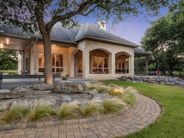 425 Patricia RD