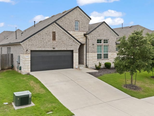 4309 Oryx LN