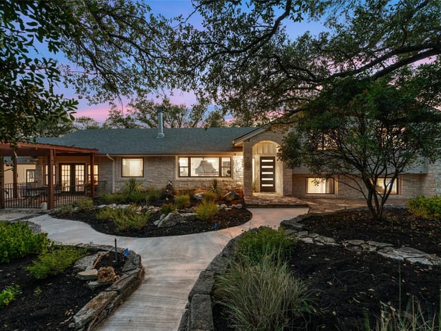 4500 Poteau Cir