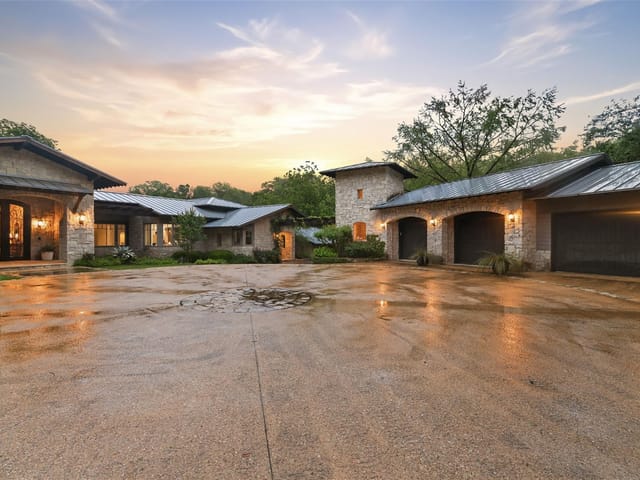View 4625 Rockcliff Rd in Rockcliff Estates 4625 Rockcliff Rd - front exterior - Luxury home in Rockcliff Estates, Austin, TX