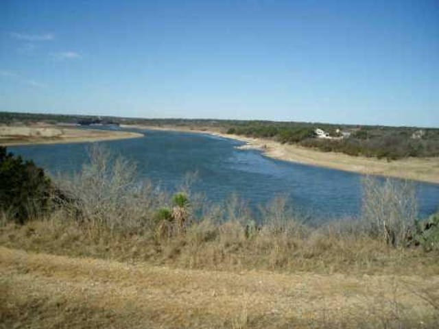 48 Bluff DR