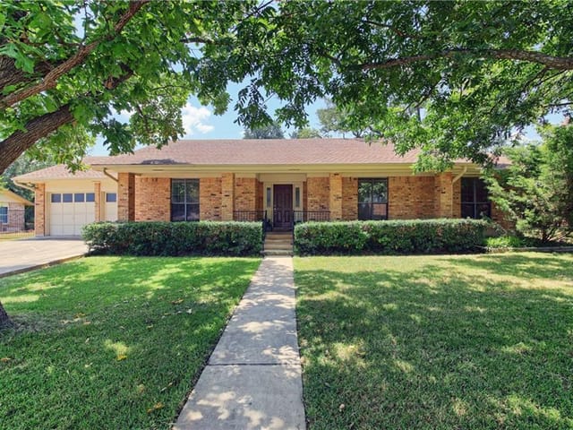 503 Meadowbrook DR