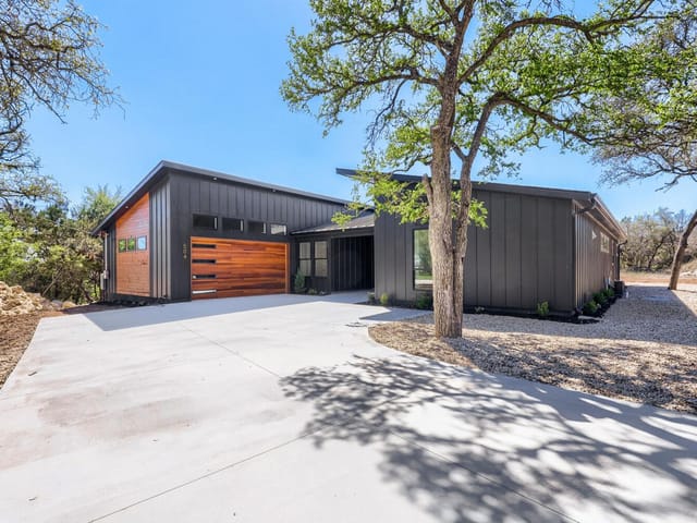 504 District Ln