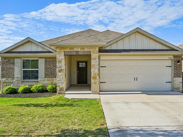504 Elm Creek DR