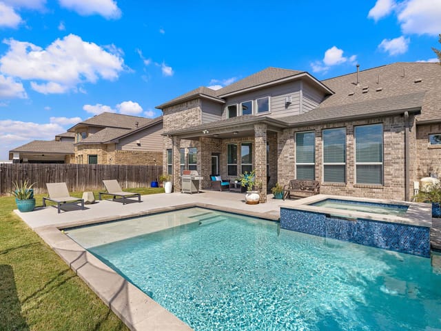 504  Leon Loop