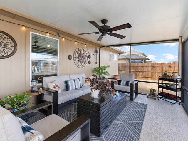 507 Luna Vista DR