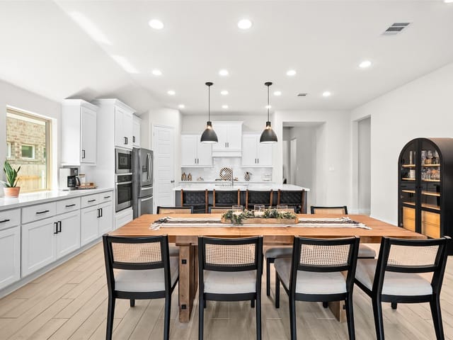 512 Monrovia Ct