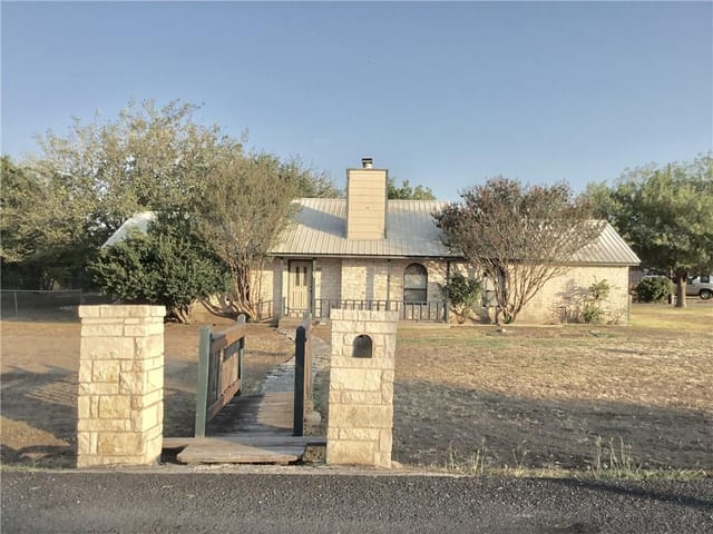 52 Fairview DR