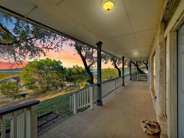 5203 McCormick Mountain Dr
