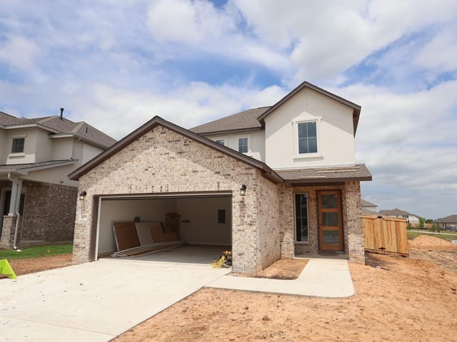 537 Bloomington Loop